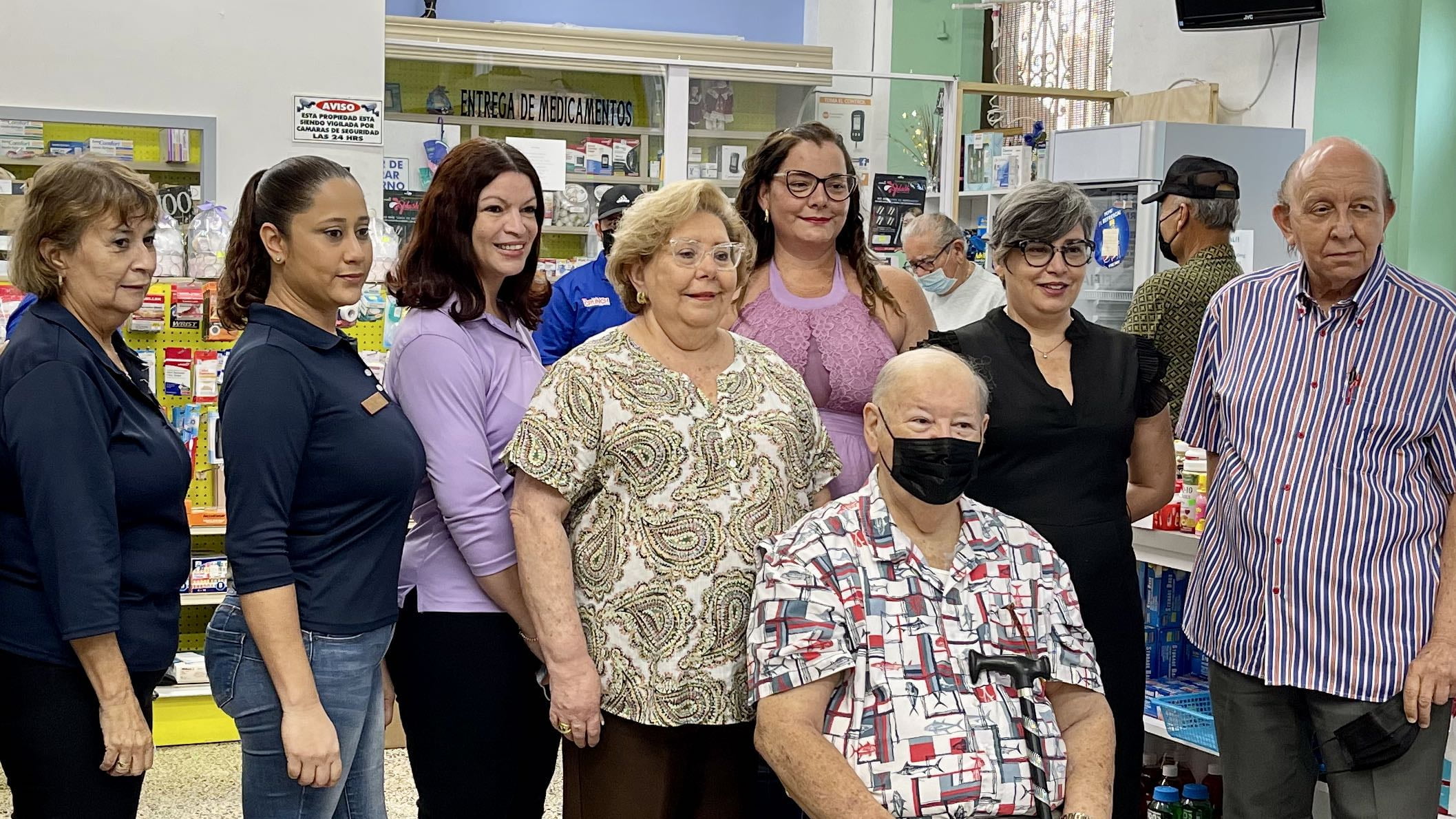 Farmacia Encarnación Cabo Rojo — fachada de la farmacia más antigua del pueblo, sirviendo desde 1920