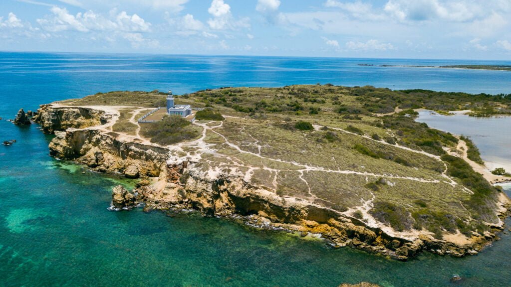 La Historia Detrás Del Faro De Cabo Rojo Guía De Turismo Y Negocios En Cabo Rojo 5946