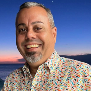 Alejandro Feliciano: Un ejemplo de éxito y apoyo a los negocios locales en Joyuda, Cabo Rojo